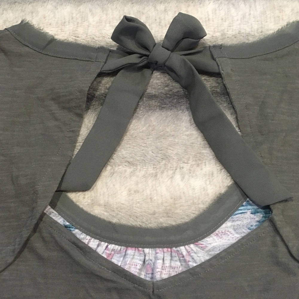 Anthropologie Akemi + Kin Gray Bowknot Tee - Picture 7 of 7